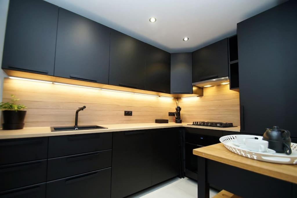 Apartament Korfantego Citycentre Z Widokiem Na Spodek Katowice Bagian luar foto