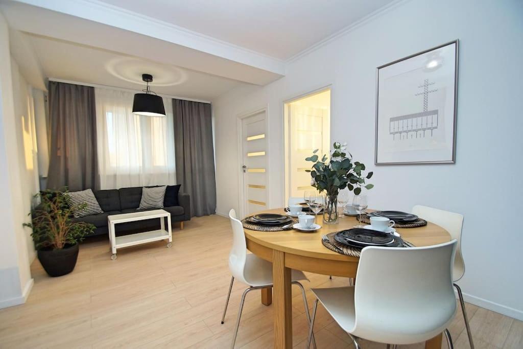 Apartament Korfantego Citycentre Z Widokiem Na Spodek Katowice Bagian luar foto